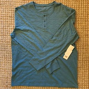 NWT Vince Henley